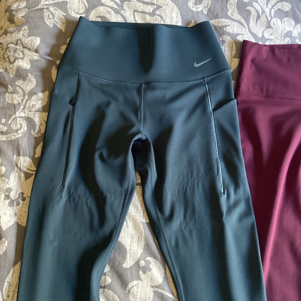 Women’s Nike leggings size medium - Picture 2 of 6